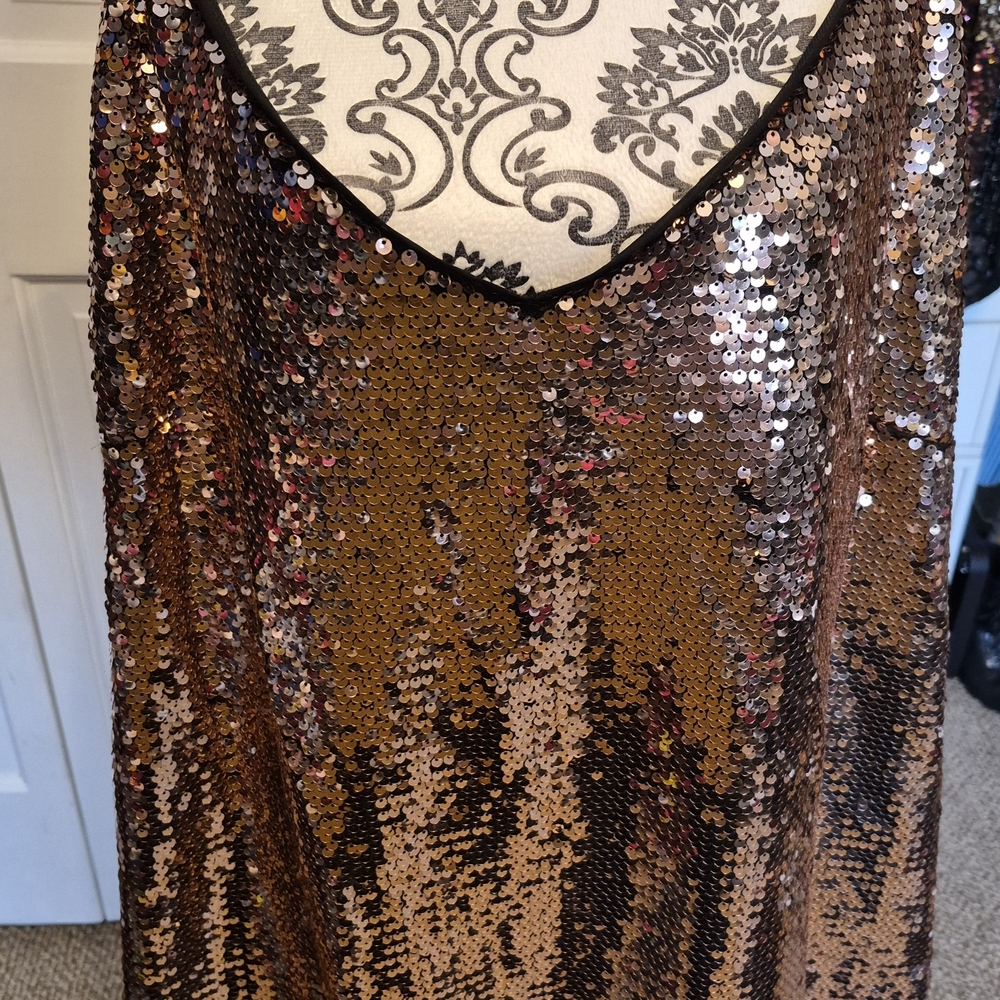 NWT City Chic Blush Sequin V-Neck